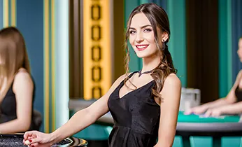 Bà Trần Thị B - Giám đốc Công nghệ
